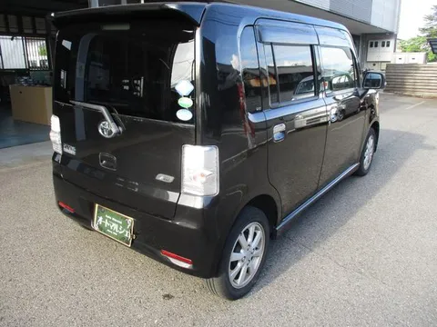Toyota Pixis Space