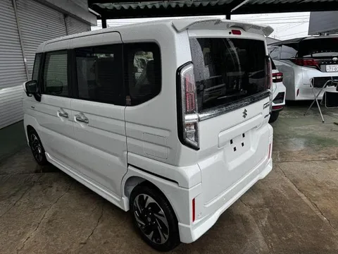 Suzuki Spacia Custom