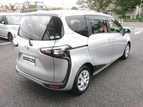 Toyota Sienta