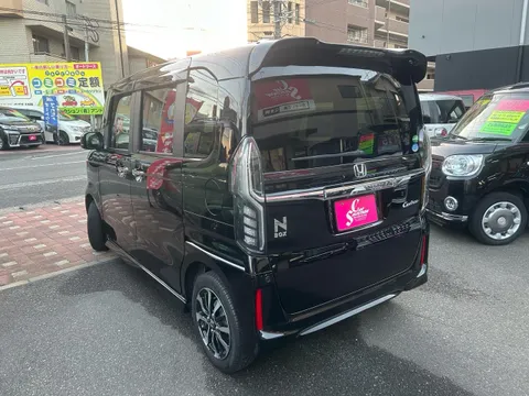 Honda N-BOX Custom
