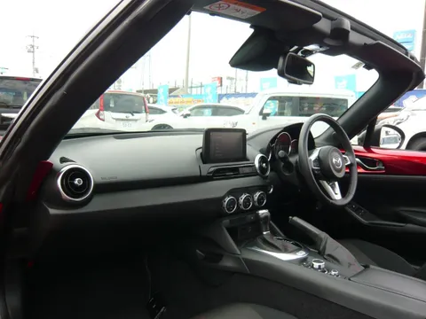 Mazda MX-5 (Roadster)