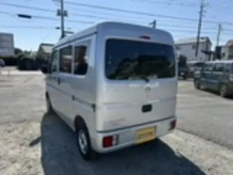 Nissan Clipper Van