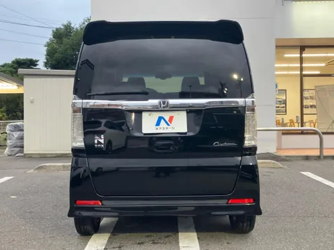 Honda N-BOX Custom
