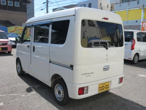 Mitsubishi Minicab Van
