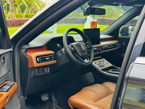 Lincoln Aviator