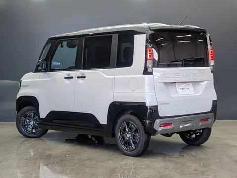 Mitsubishi Delica Mini