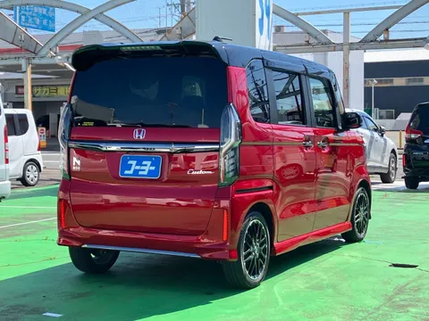 Honda N-BOX Custom