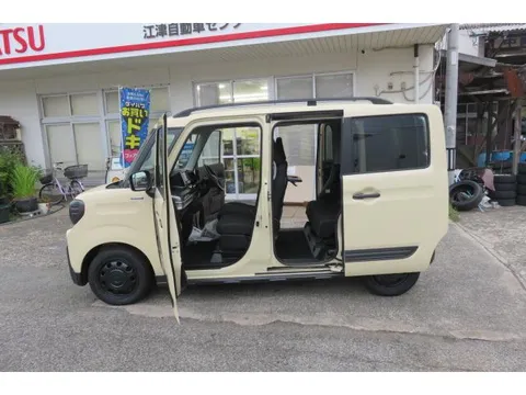 Suzuki Spacia Gear