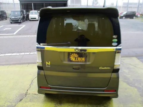 Honda N-BOX Custom