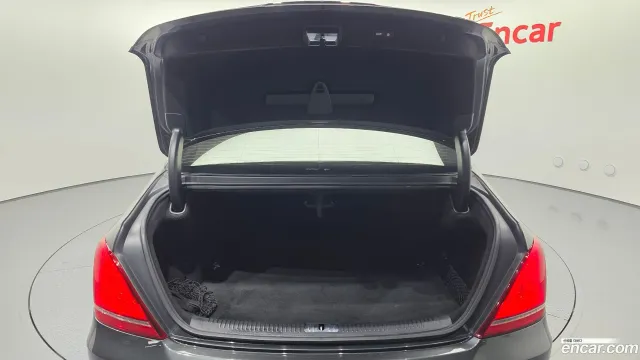 Genesis G90 (EQ900)
