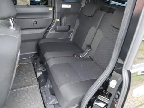 Toyota Pixis Mega