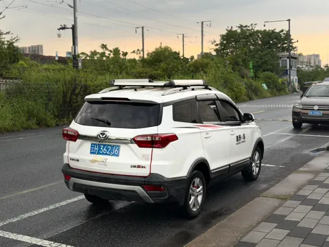 BAIC S3