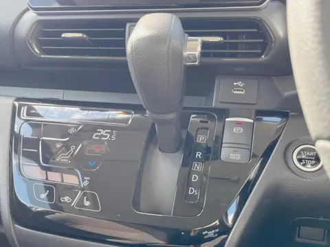 Mitsubishi eK X Space