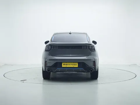 Lynk & Co 05