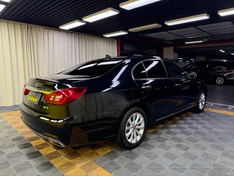 Hongqi H7