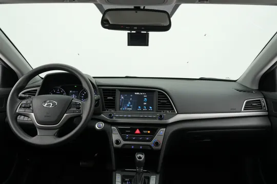Hyundai Elantra (Avante)