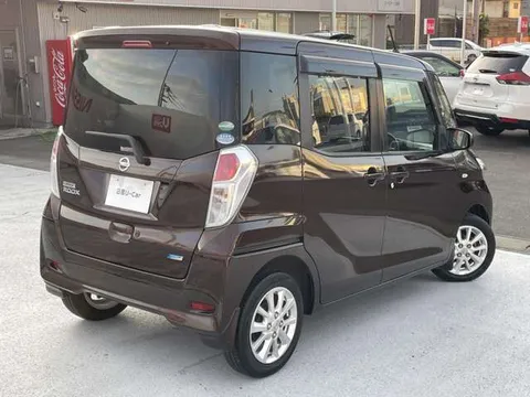Nissan Dayz Roox