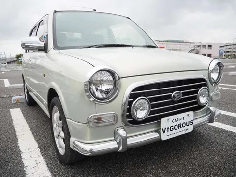 Daihatsu Mira Gino