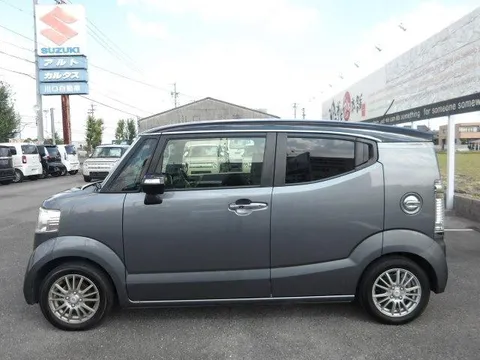 Honda N-BOX Slash