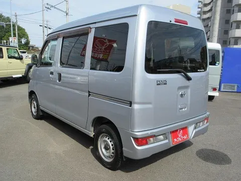 Toyota Pixis Van