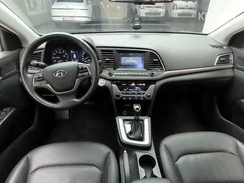 Hyundai Elantra (Avante)