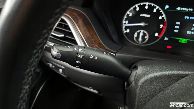 Genesis G90 (EQ900)