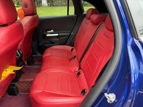 Mercedes-Benz Mercedes-Benz GLA