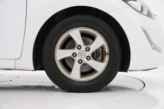 Hyundai Elantra (Avante)