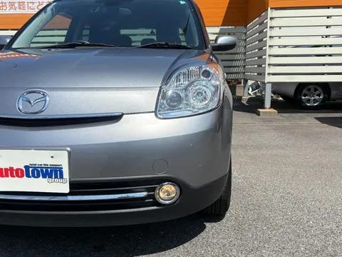 Mazda Verisa