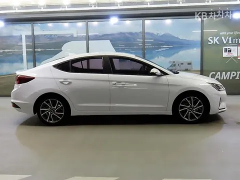 Hyundai Elantra (Avante)