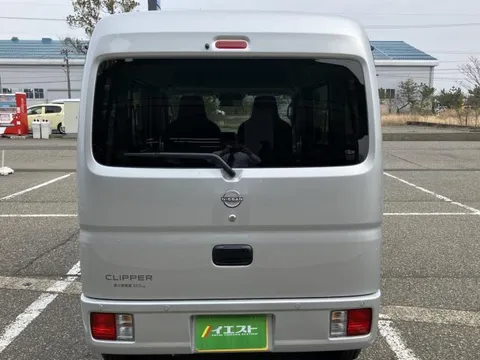 Nissan Clipper Van