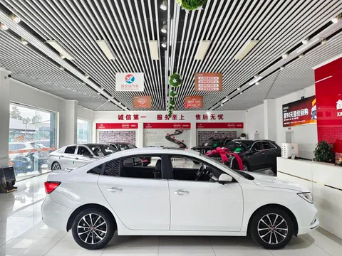 Roewe i5