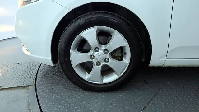 Kia Cerato (Forte)