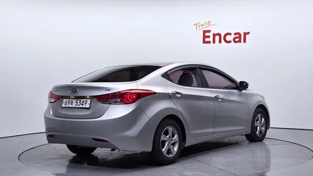 Hyundai Elantra (Avante)