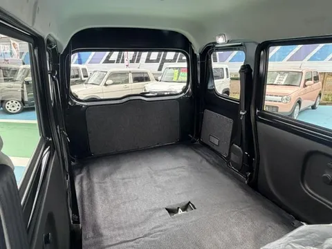 Nissan Clipper Van