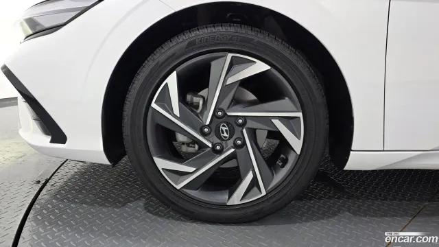 Hyundai Elantra (Avante)