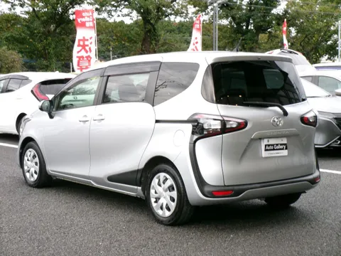 Toyota Sienta