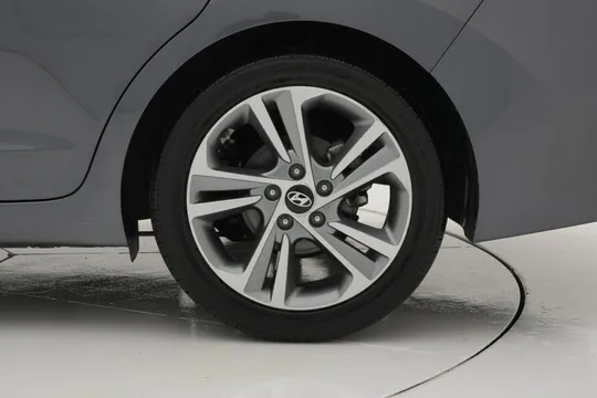 Hyundai Elantra (Avante)