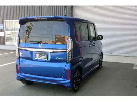 Honda N-BOX Custom
