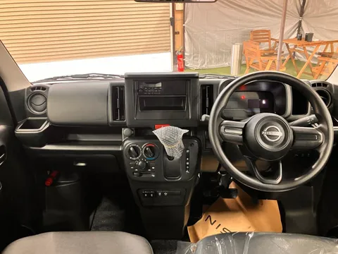Nissan Clipper Van