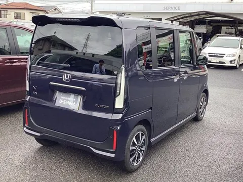 Honda N-BOX Custom