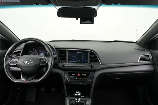 Hyundai Elantra (Avante)