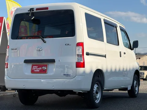 Toyota TownAce Van