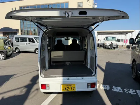 Nissan Clipper