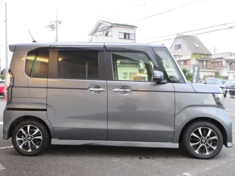 Honda N-BOX Custom