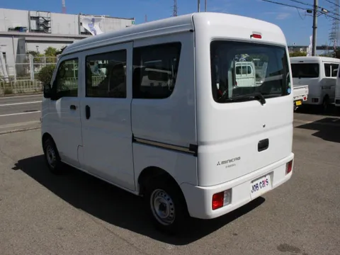 Mitsubishi Minicab Van
