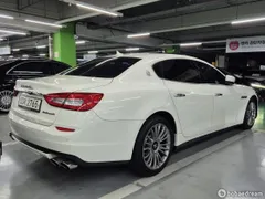 Maserati Quattroporte