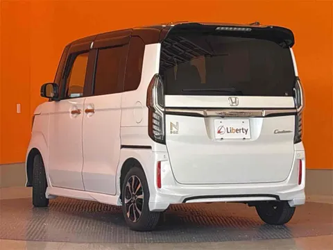 Honda N-BOX Custom