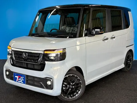 Honda N-BOX Custom