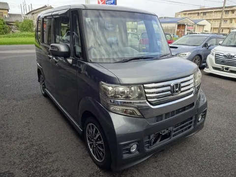 Honda N-BOX Custom